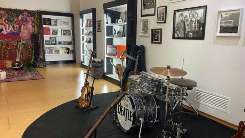 La mayor exposición sobre The Beatles en Ourense