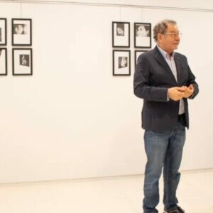 Un Paisaje Humano, La Exposición De Carlos Ferreiro (1)